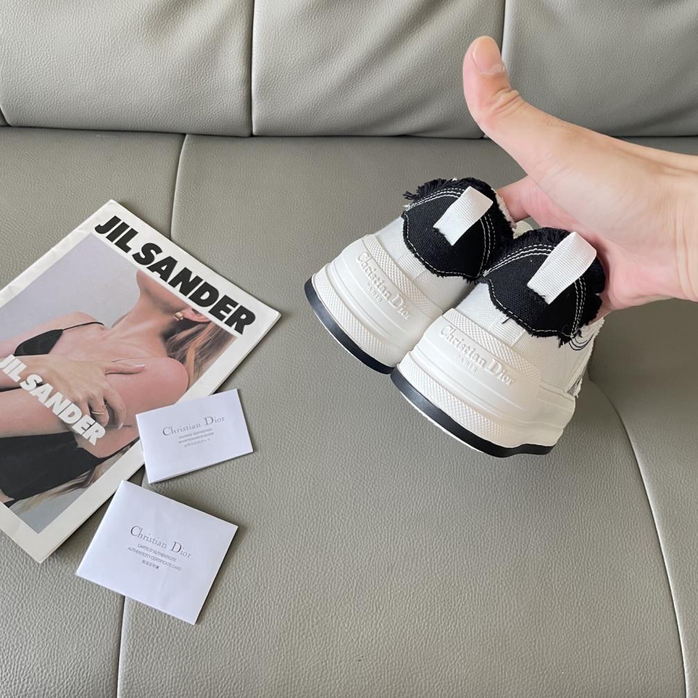 DIOR  2025 OOTD Canvas shoes 135931