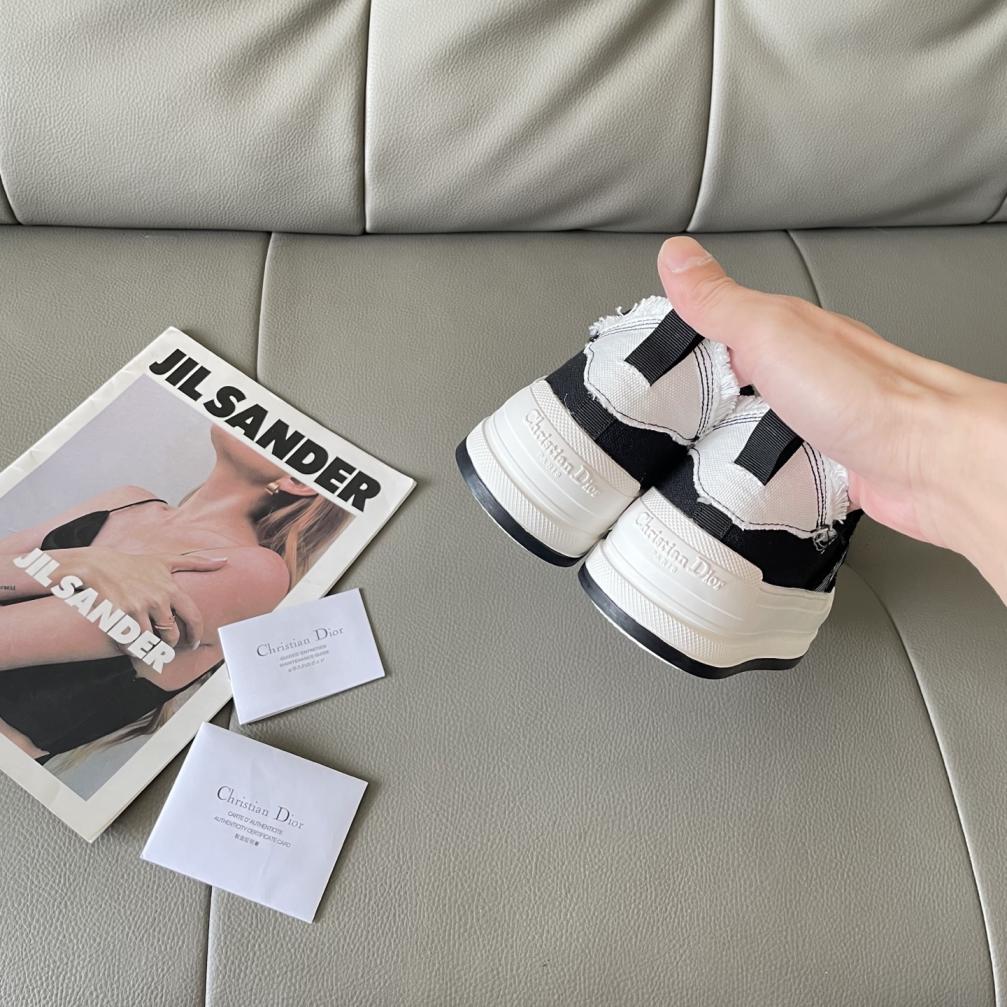 DIOR  2025 OOTD Canvas shoes 135930