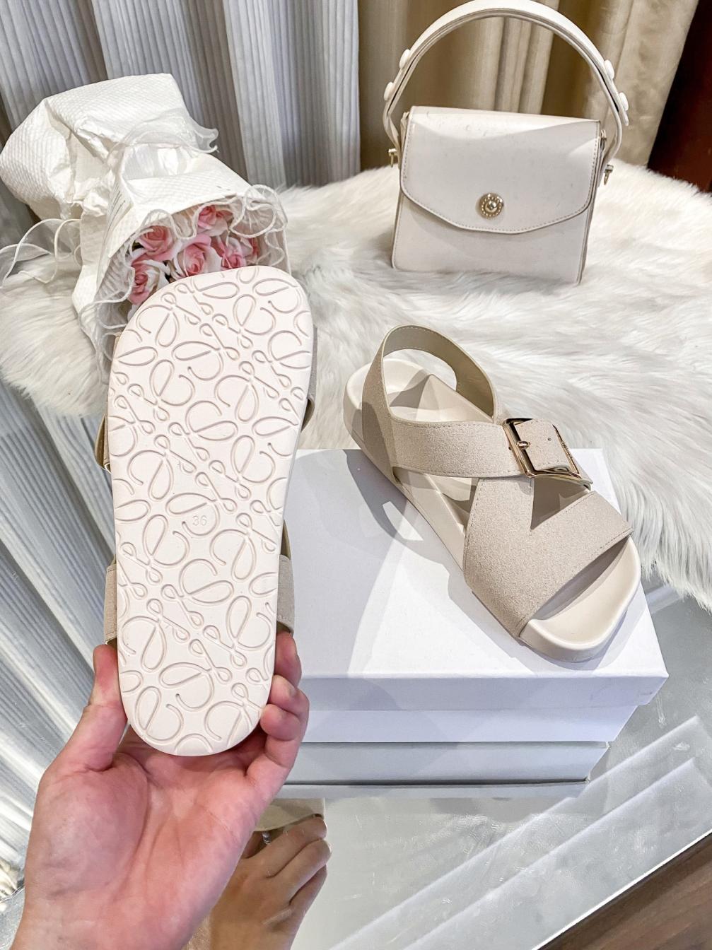LOEWE Sandals 135947