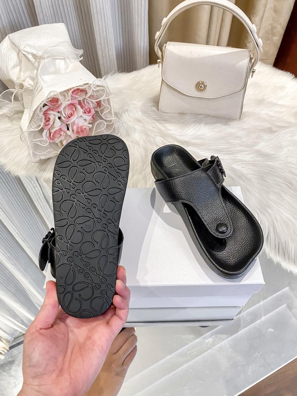 LOEWE Slippers 135943