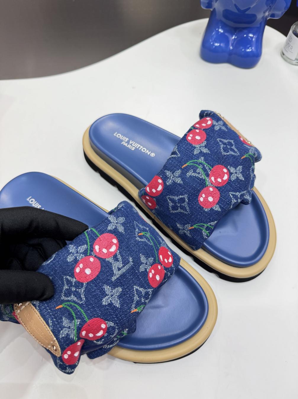 Louis Vuitton Lv 2025ss slippers 139042