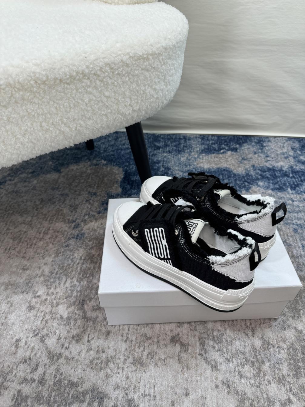Dior 2025 new women sneaker 139061