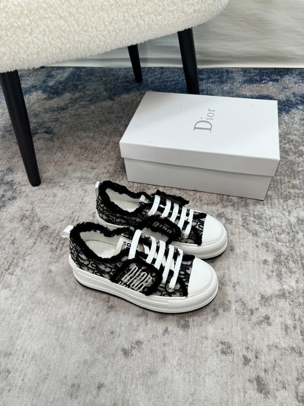 Dior 2025 new women sneaker 139061