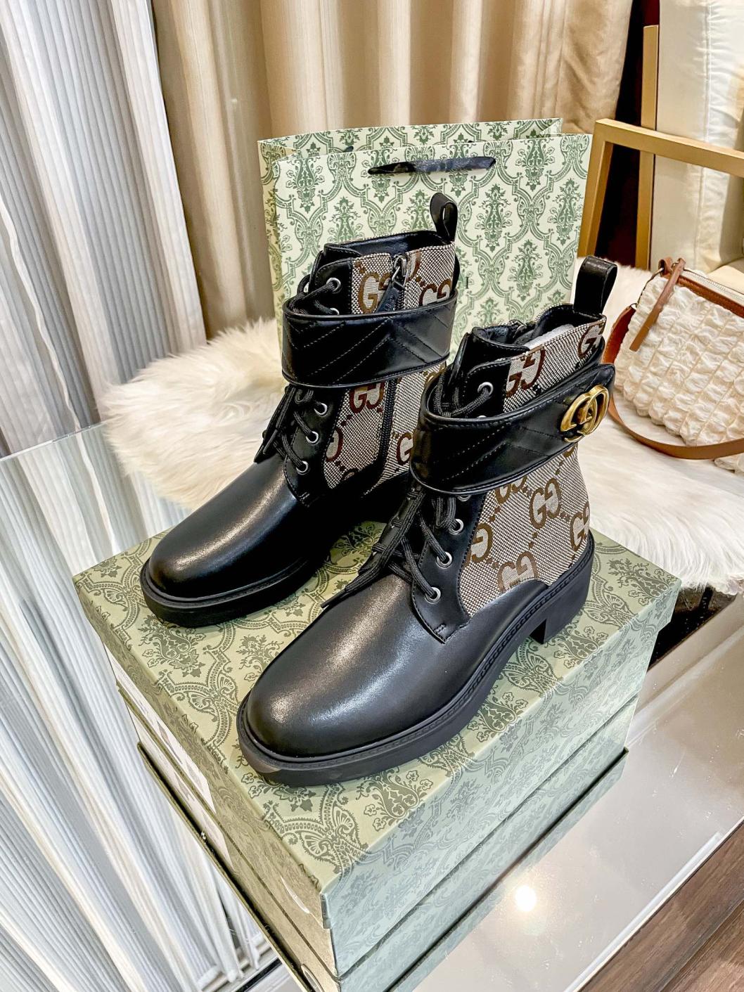 Gucci Crystal leather GG boots 139056