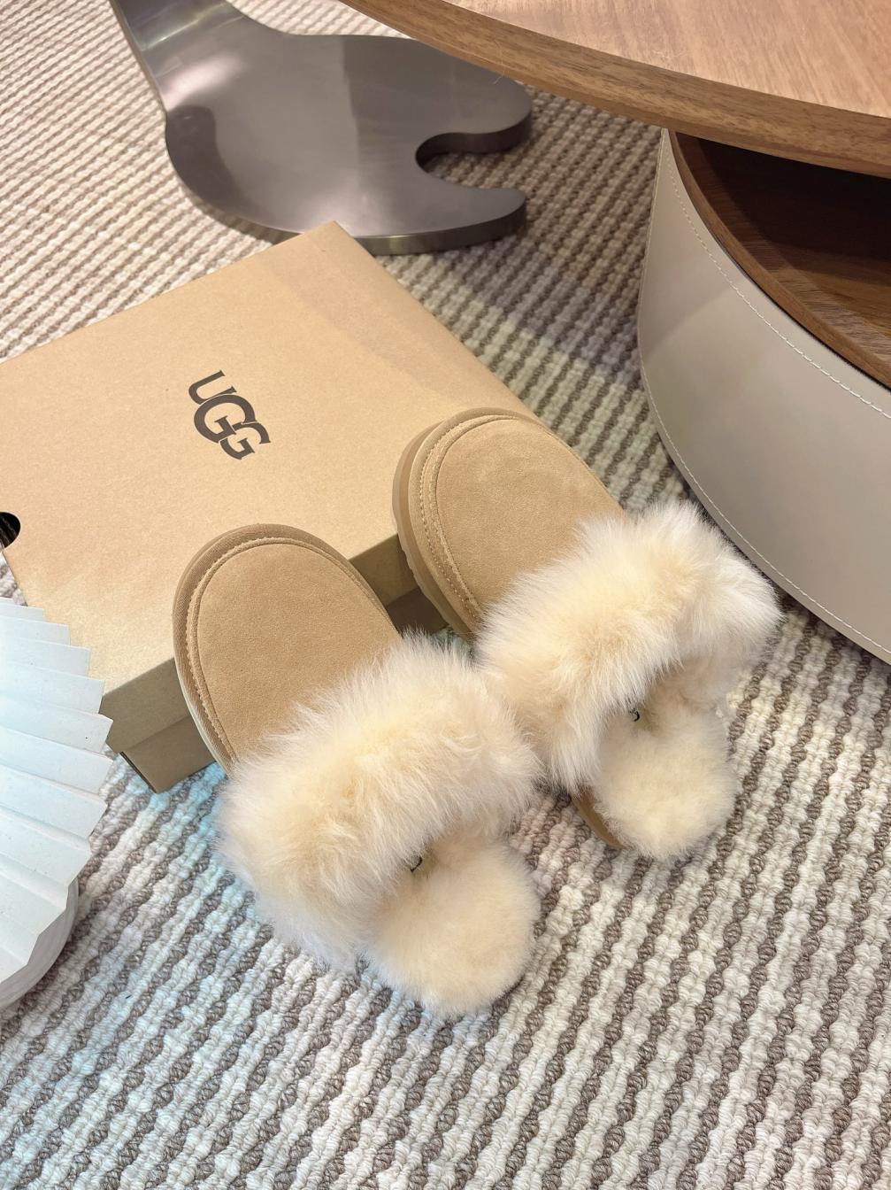 UGG winter flat