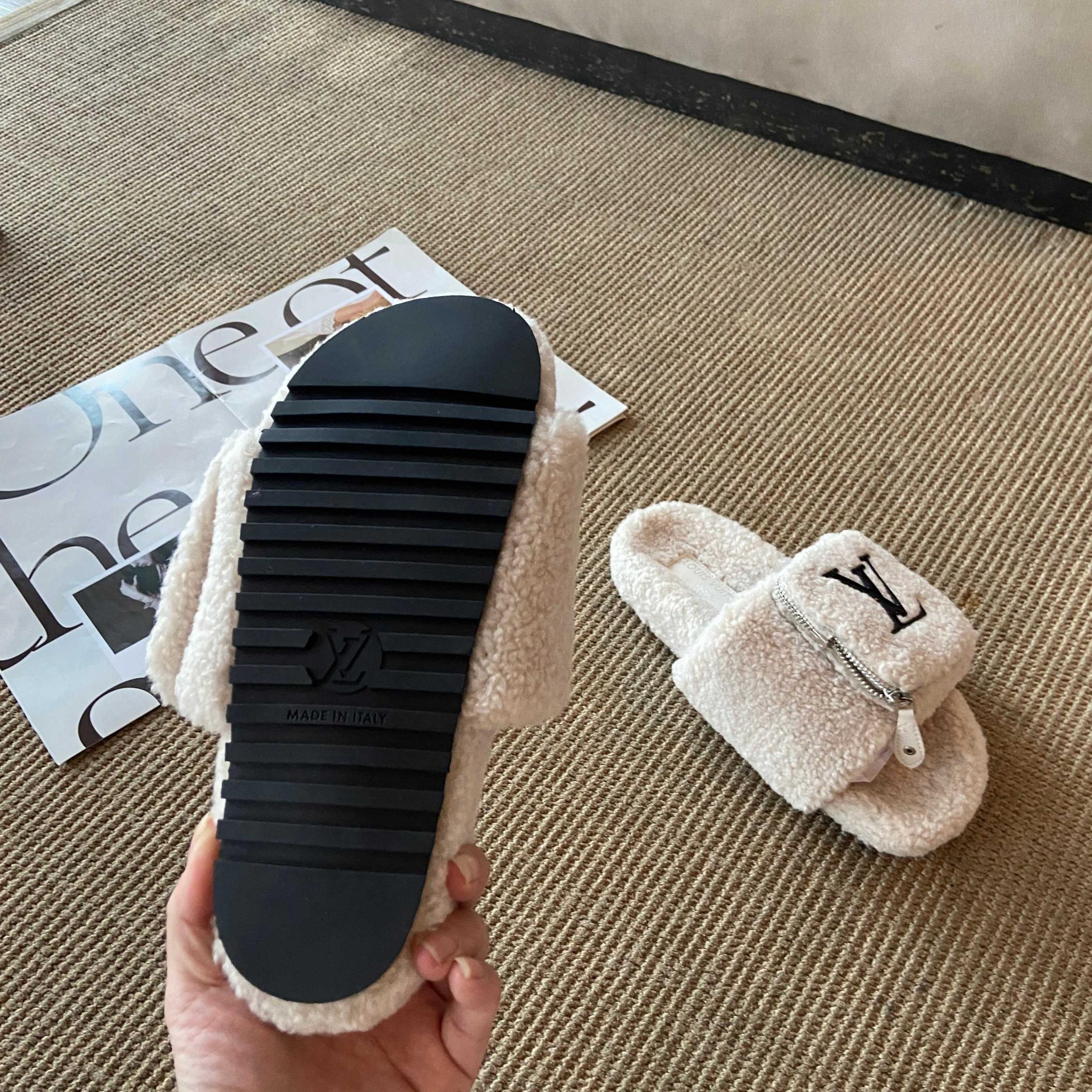LV Louis Vuitton shearling flat mules slippers
