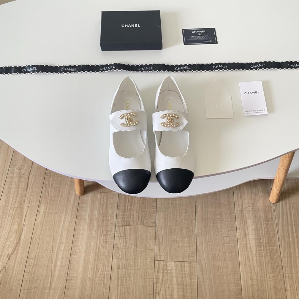 2026 CHANEL leather flat shoes